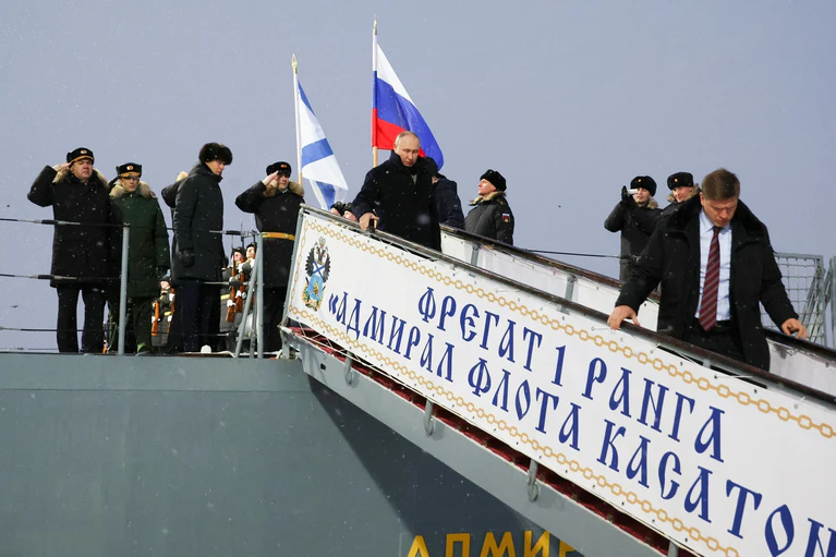 Die Aufrüstung der russischen Flotte lässt sich Kremlchef Putin im nächsten Jahrzehnt rund 87 Milliarden Euro kosten. (Archivbild) — © ---/Pool Sputnik Kremlin/AP/dpa