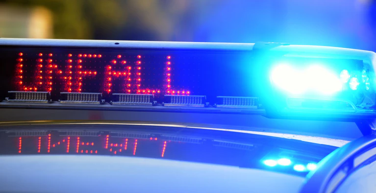 Laut Polizei hatte der Fahrer keinen Führerschein. (Symbolbild) — © Stefan Puchner/dpa