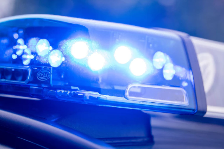 Die Polizei in Oberfranken ermittelt nach einem Vorfall in einer Zahnarztpraxis gegen ein Rentnerehepaar. (Symbolbild) — © Lino Mirgeler/dpa