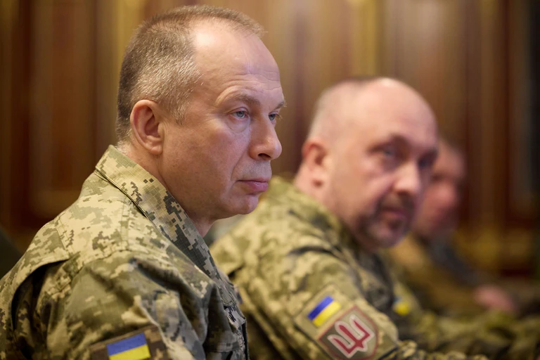 Der monatliche Rekrutierungsbedarf der ukrainischen Armee ist von Oberbefehlshaber Olexander Syrskyj mit 30.000 Mann beziffert worden. (Archivbild) — © Ukrainisches Präsidentialamt/Pool/Planet Pix via ZUMA Press Wire/dpa