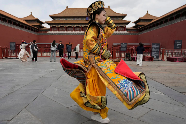 Peking schloss wegen eines Sturms auch die berühmte Verbotene Stadt.   — © Ng Han Guan/AP/dpa